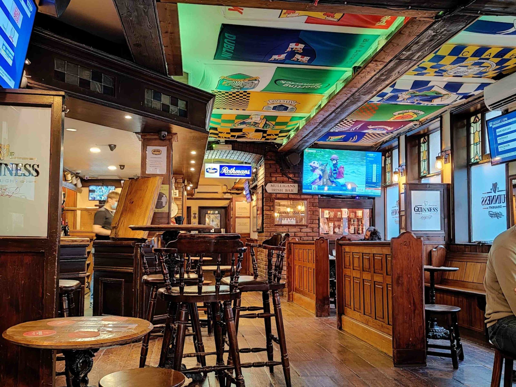 Mulligans - Best Sports Bars in Manchester